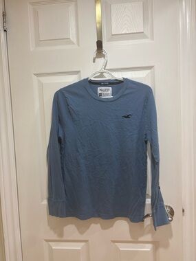 Hollister Men's Long-Sleeve Crew in Dusty Blue
